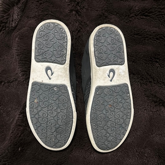 OluKai Pehuea Slip on size 6 Black and Tan - Picture 9 of 9